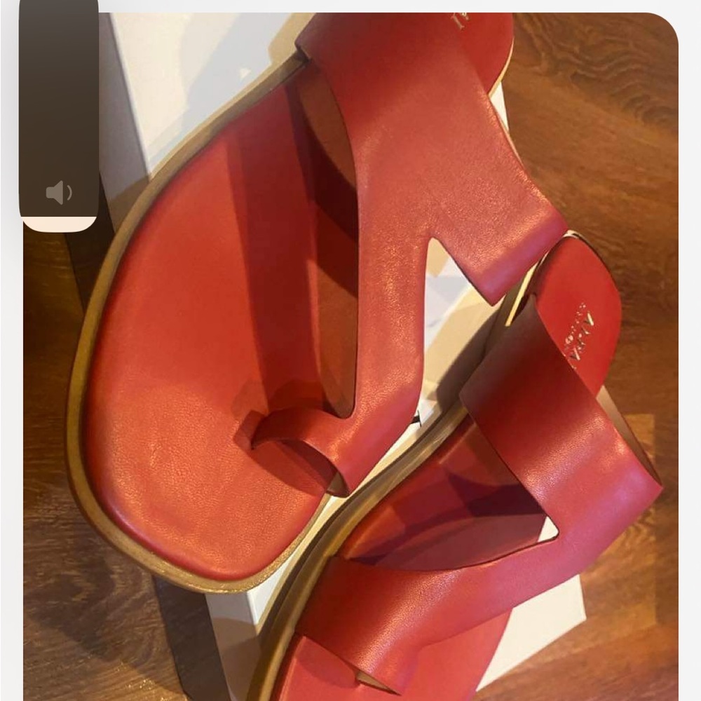 NWOT Alfani Sandles Size 9M